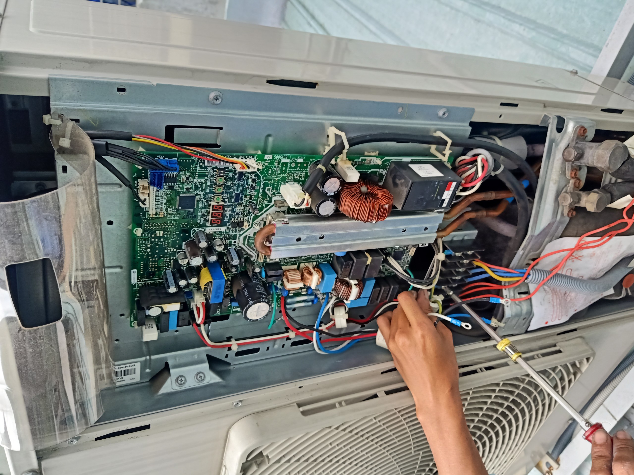 Dịch vụ Sửa máy lạnh âm trần Daikin Dịch vụ Sửa máy lạnh âm trần Daikin